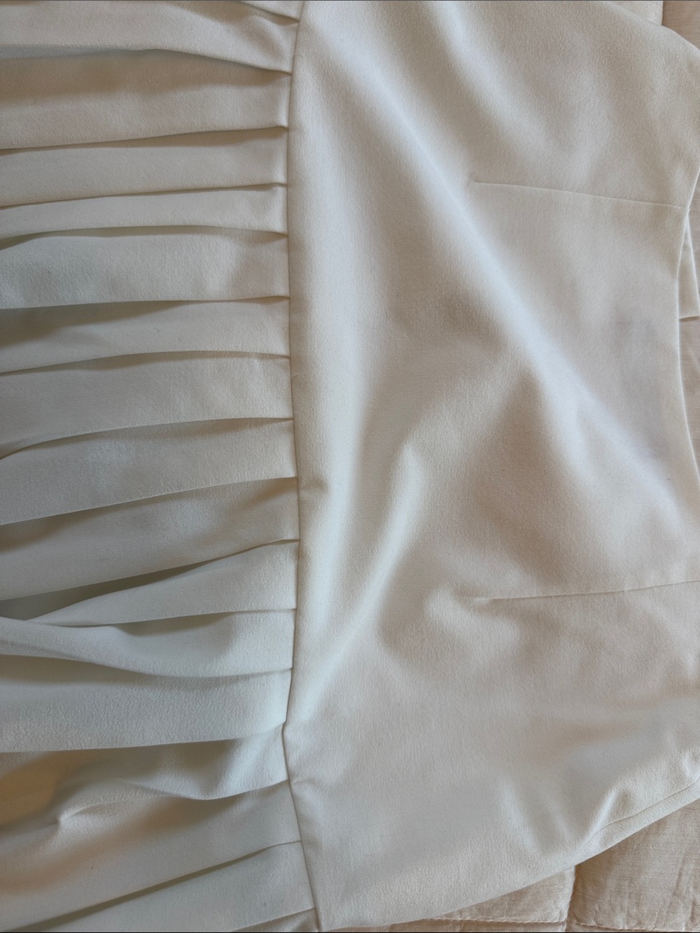Zara White Pleated Mini Skirt with Gold Button Detail - Picture 5 of 6